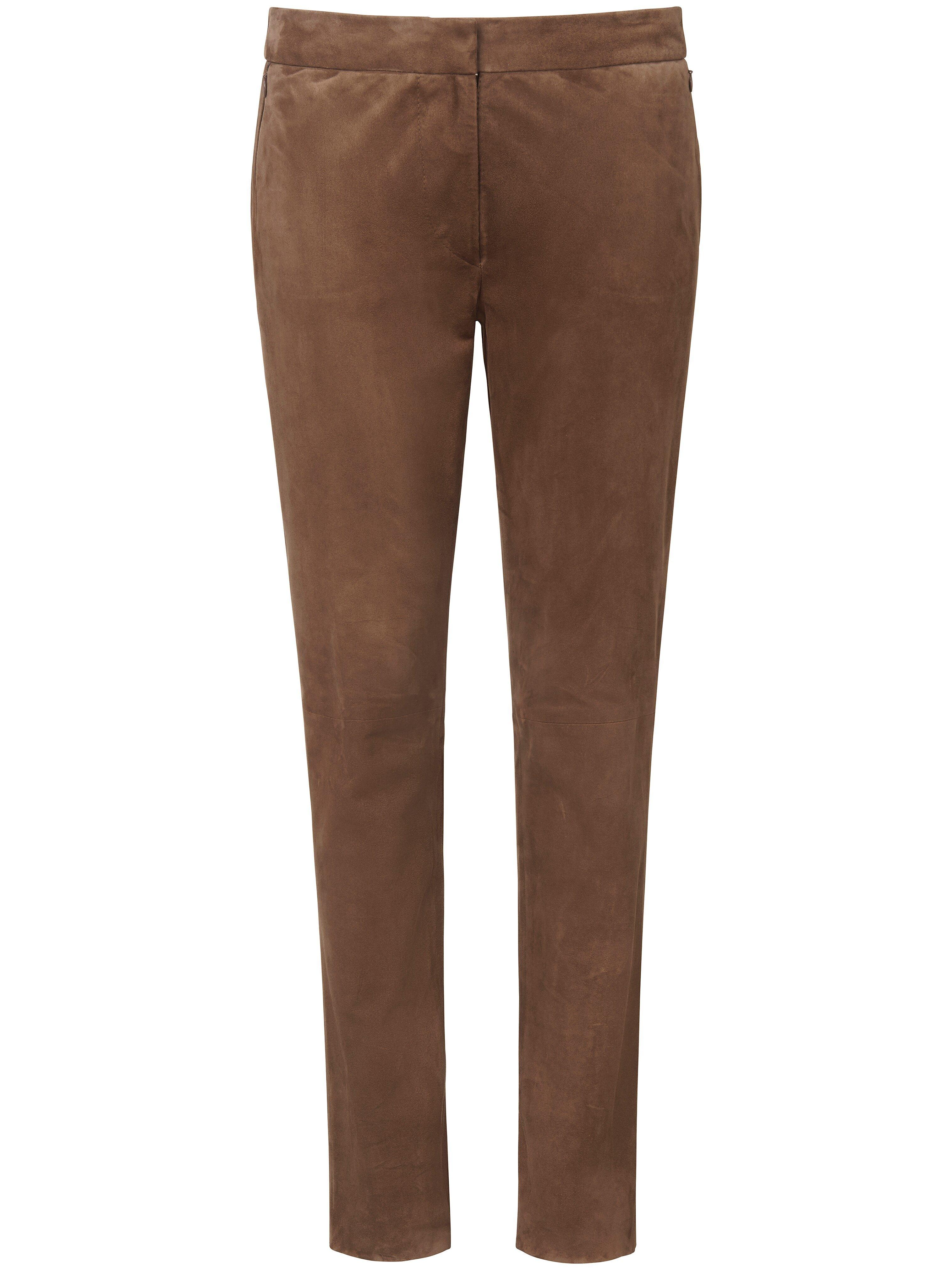 Leren broek in smal model geitensuedeleer Van Fadenmeister Berlin beige