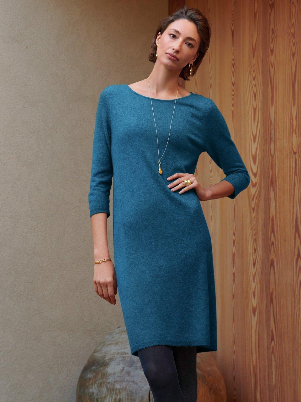 include - La robe en maille avec encolure bateau