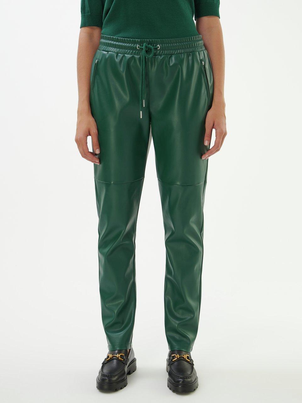 Emilia Lay - Hose