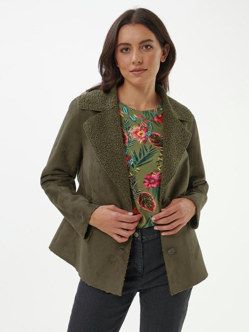 Emilia Lay - La veste