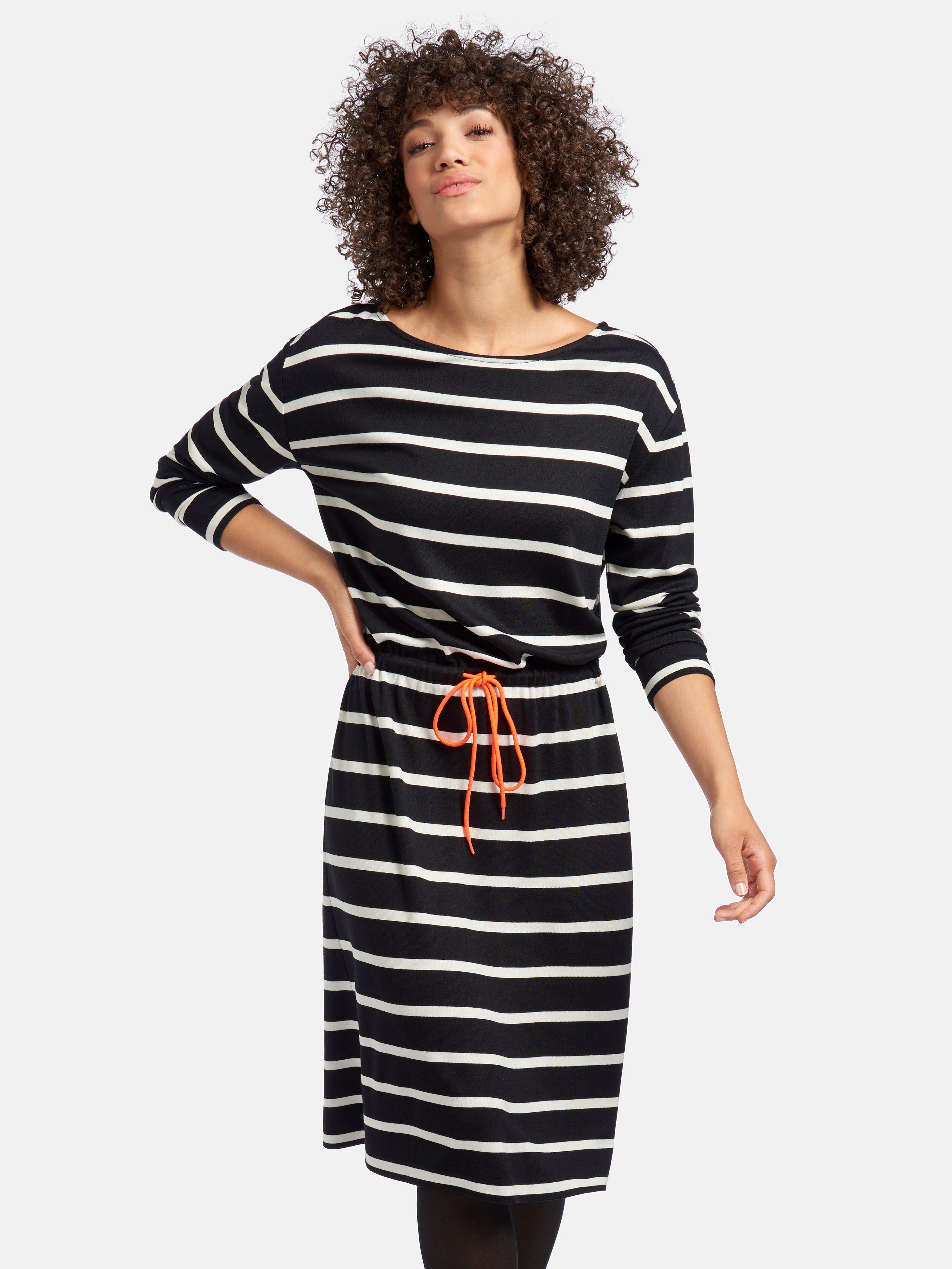 white long sleeve jersey dress