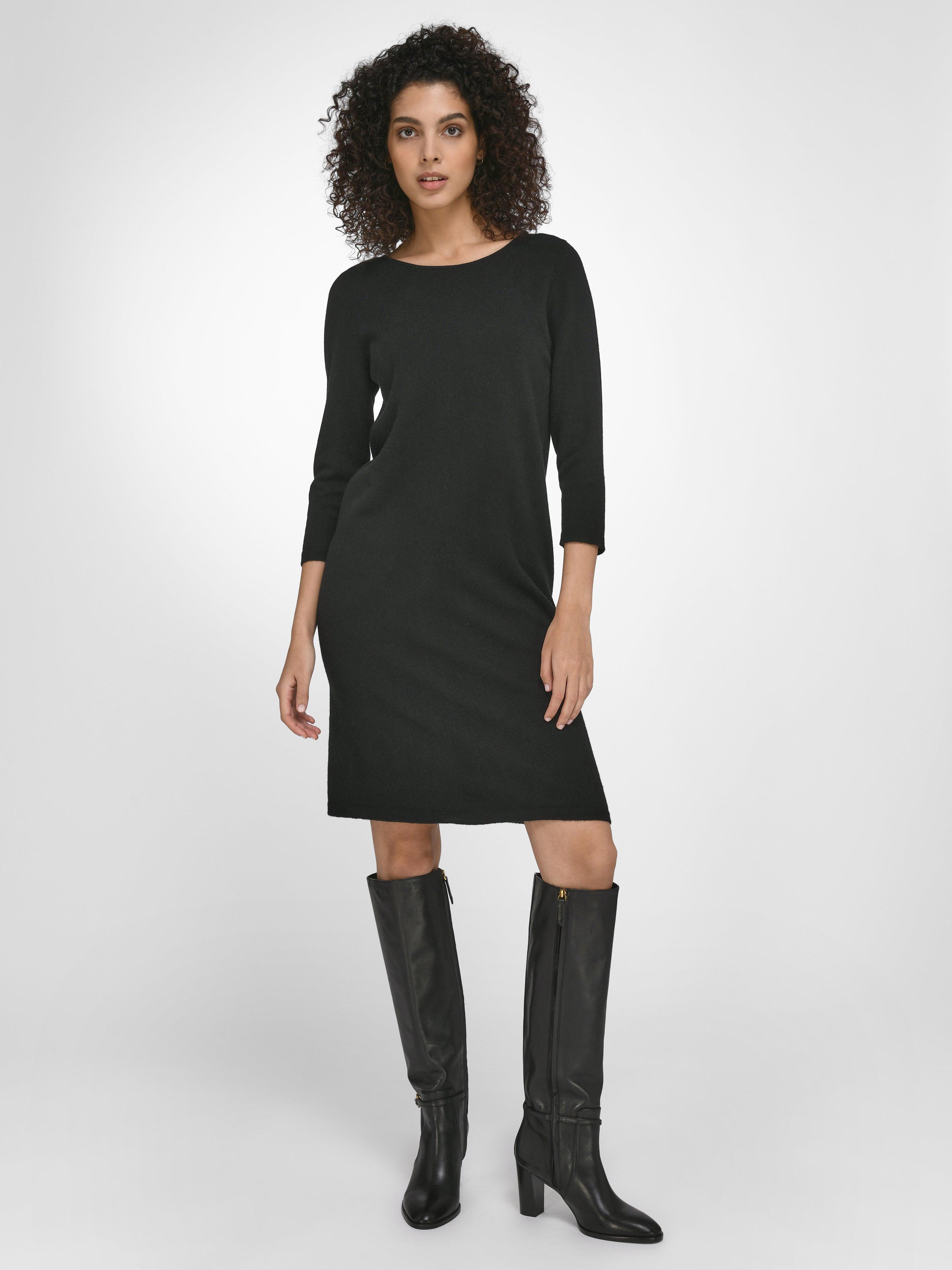 include - La robe en maille avec encolure bateau