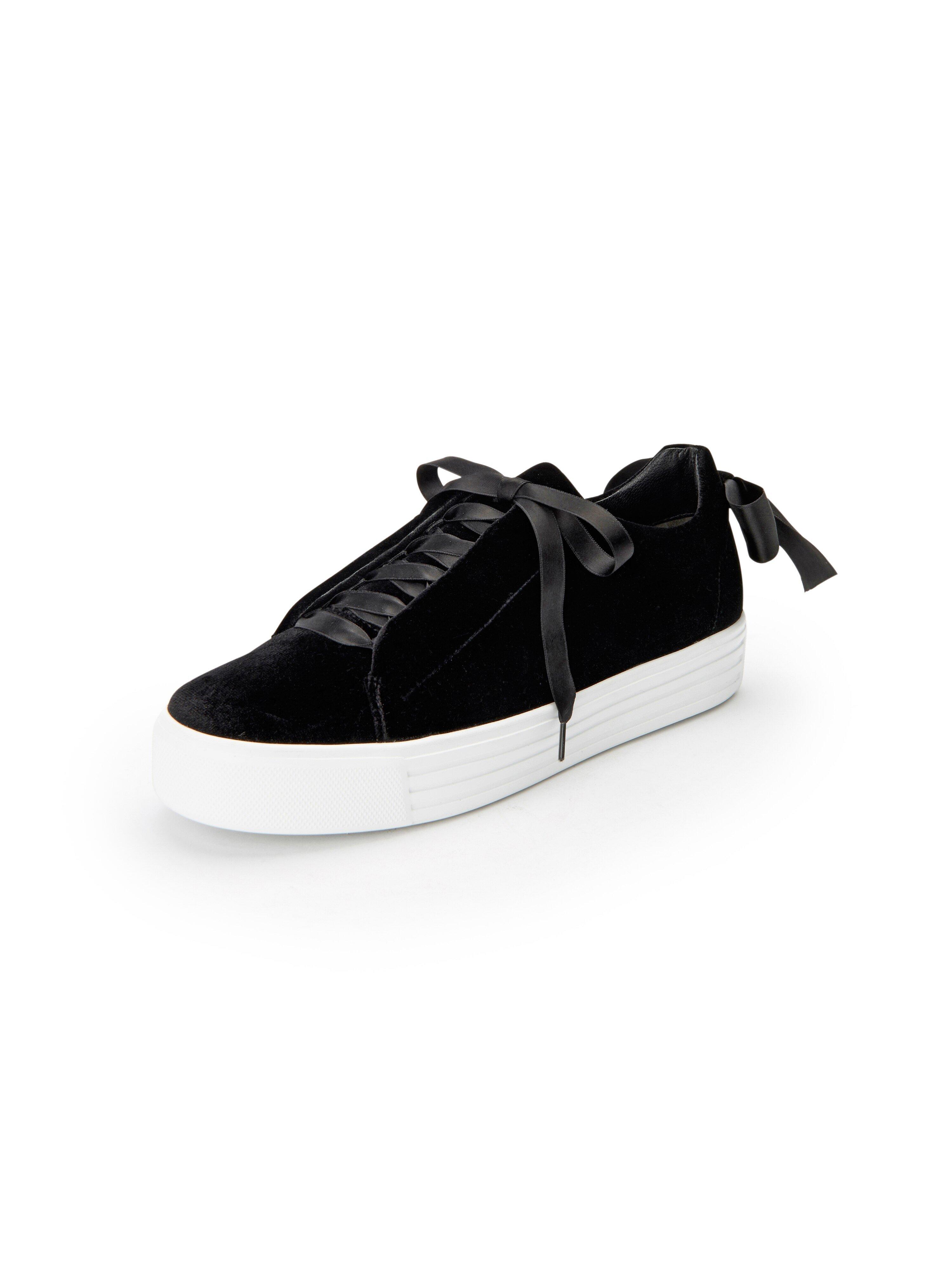 sneakers town