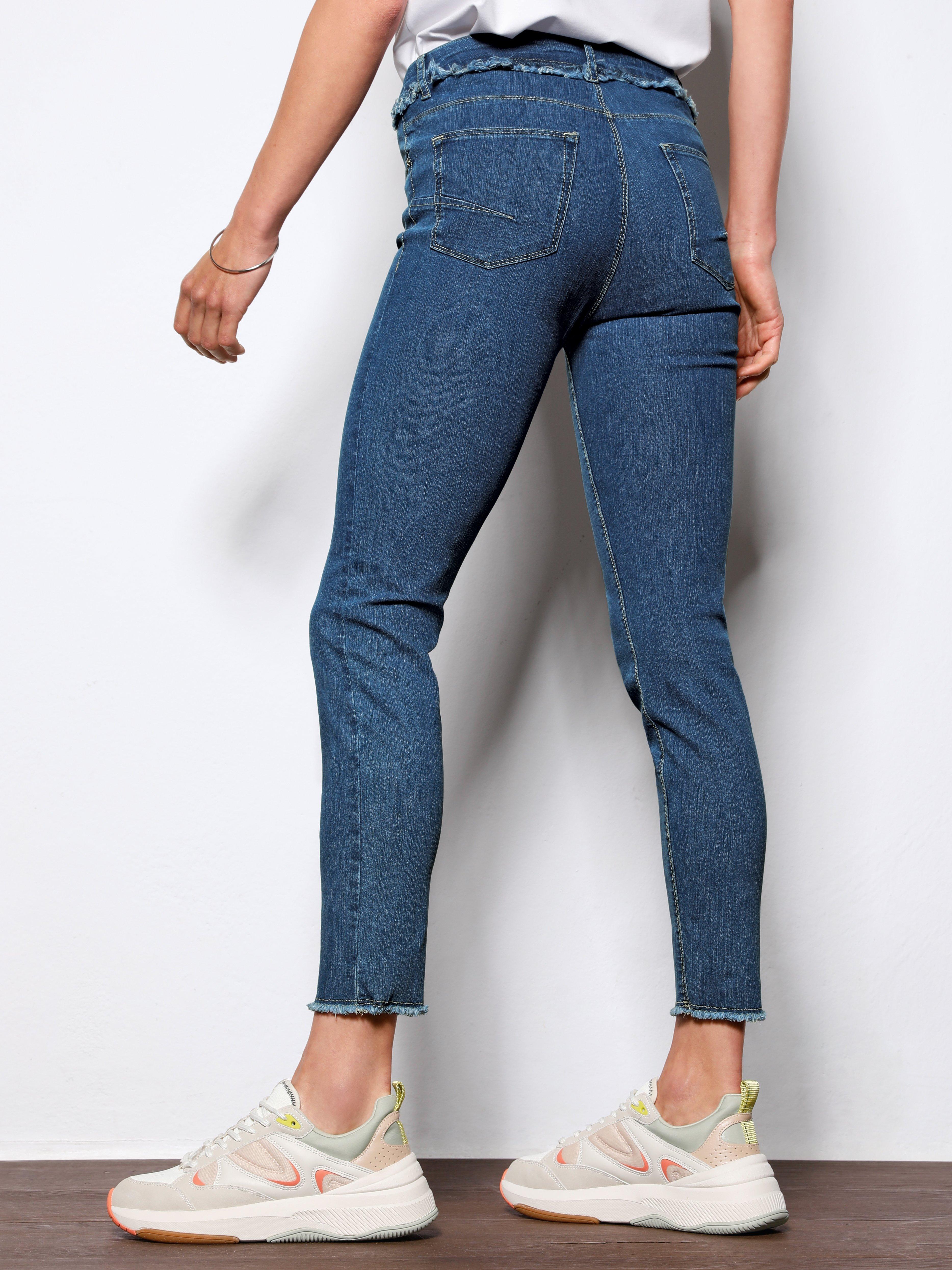ankle length slim fit jeans