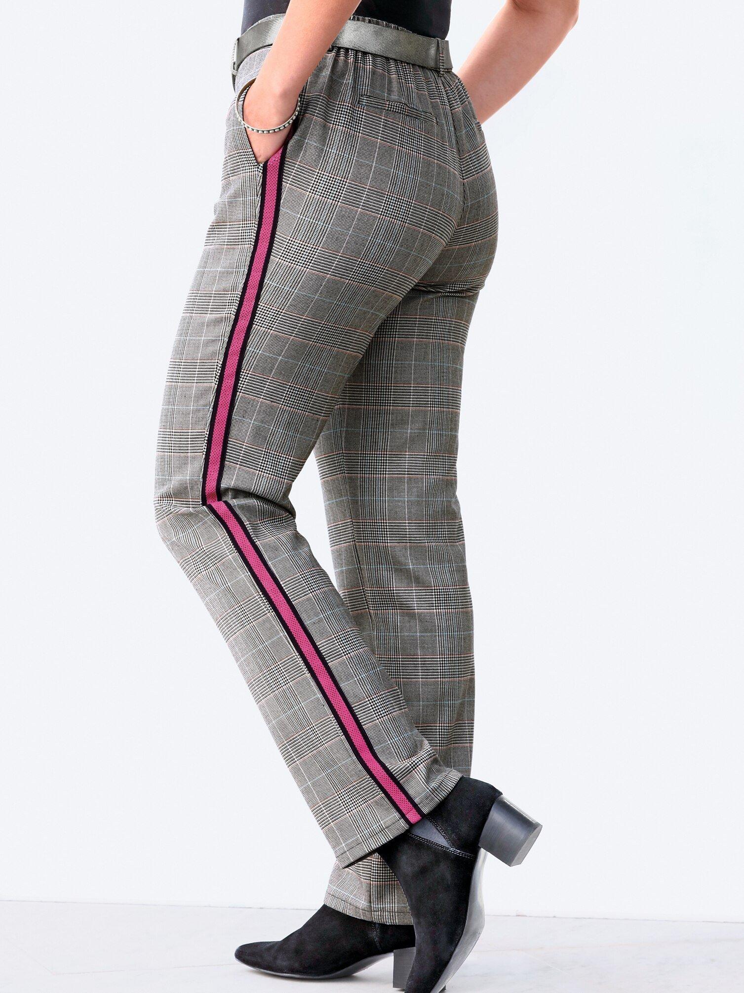 Emilia Lay - Hose