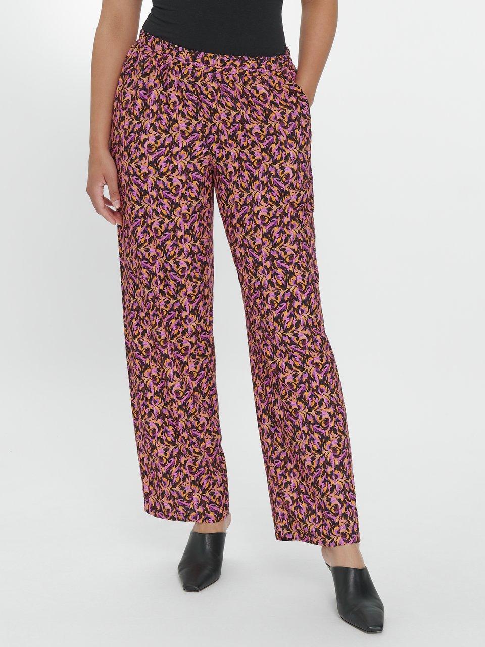 Emilia Lay - Hose