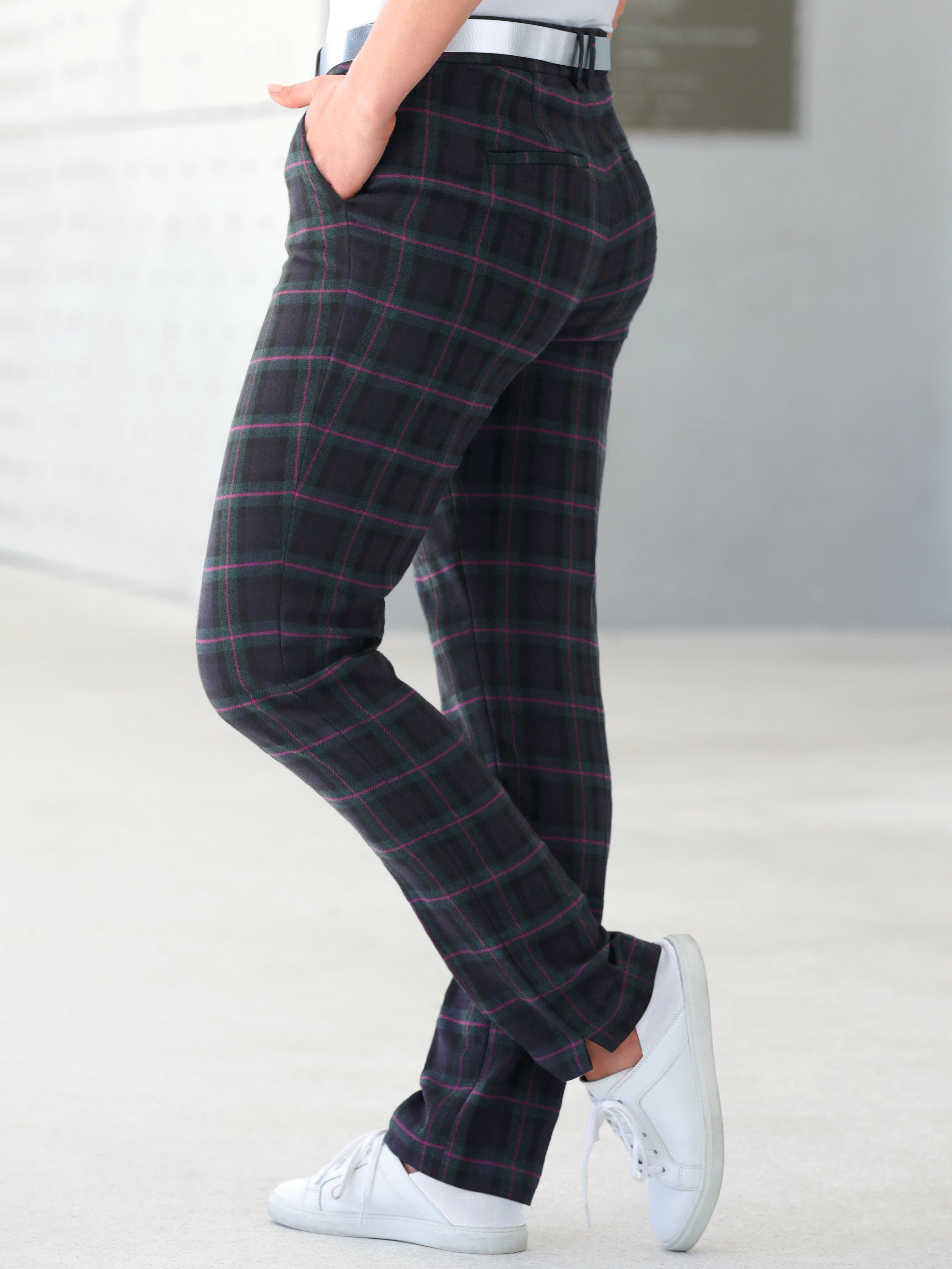 Emilia Lay - Hose