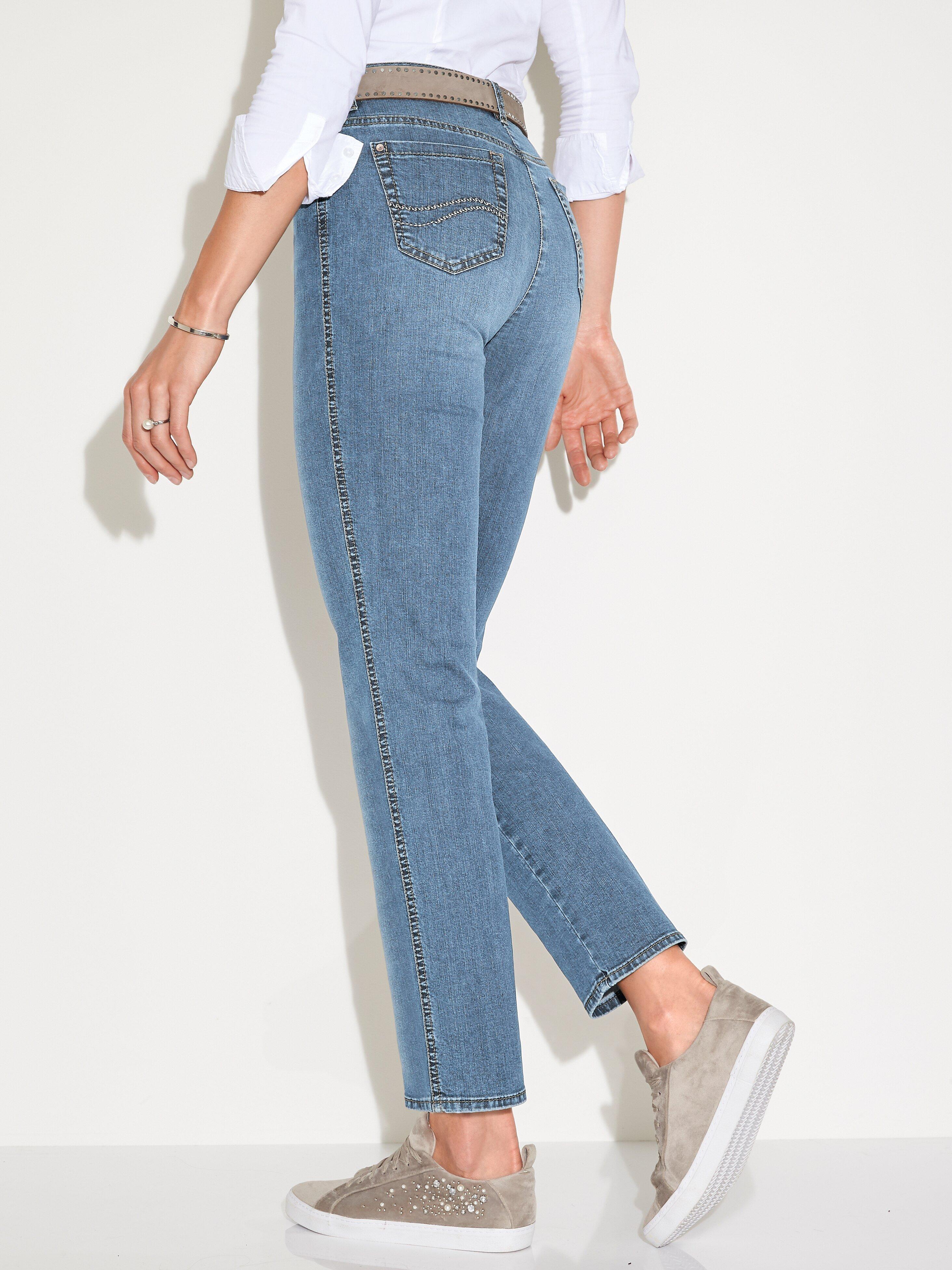 Brax Feel Good - Feminine fit jeans, model Nicola