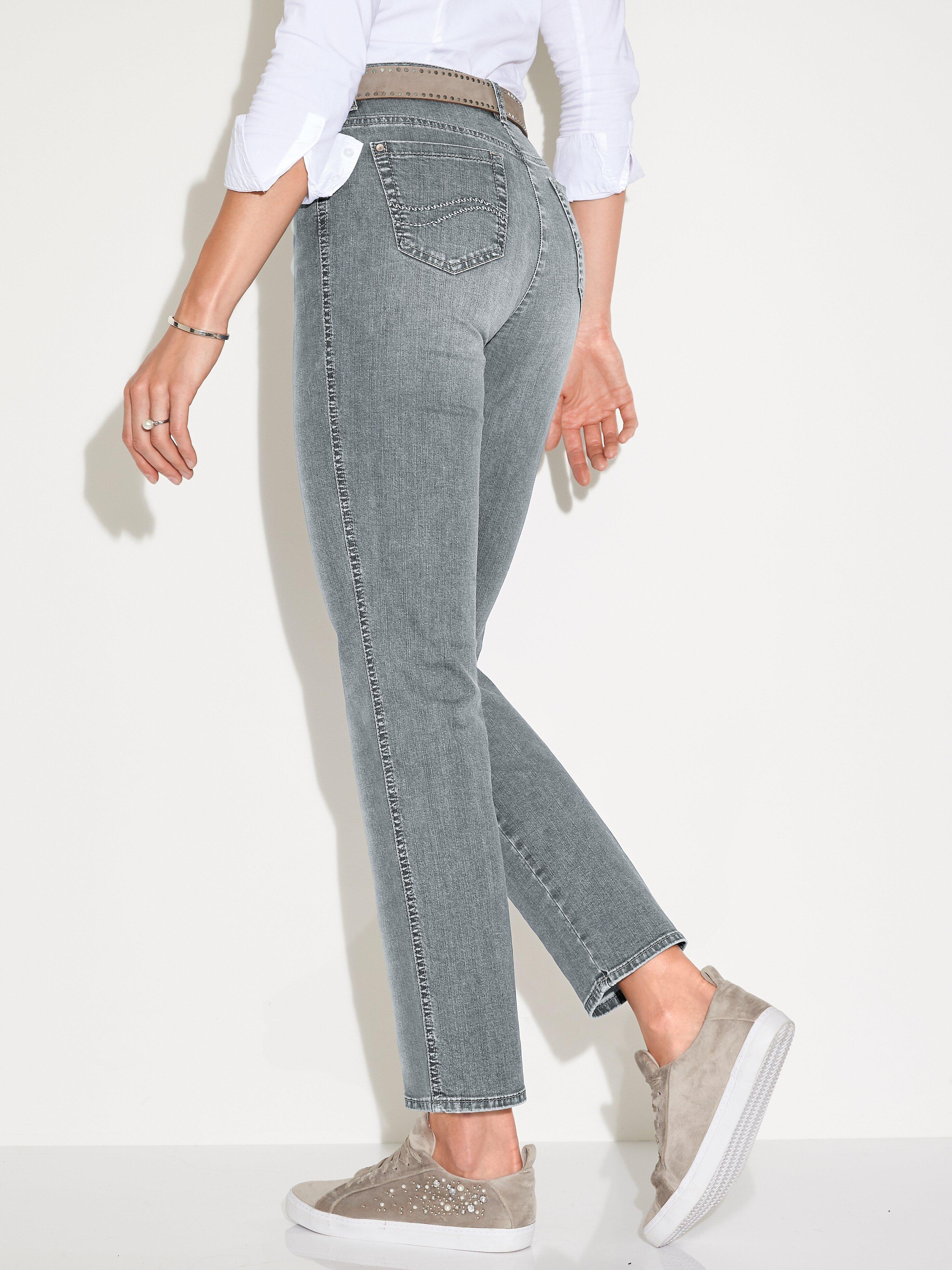 Brax Feel Good - Feminine fit jeans, model Nicola