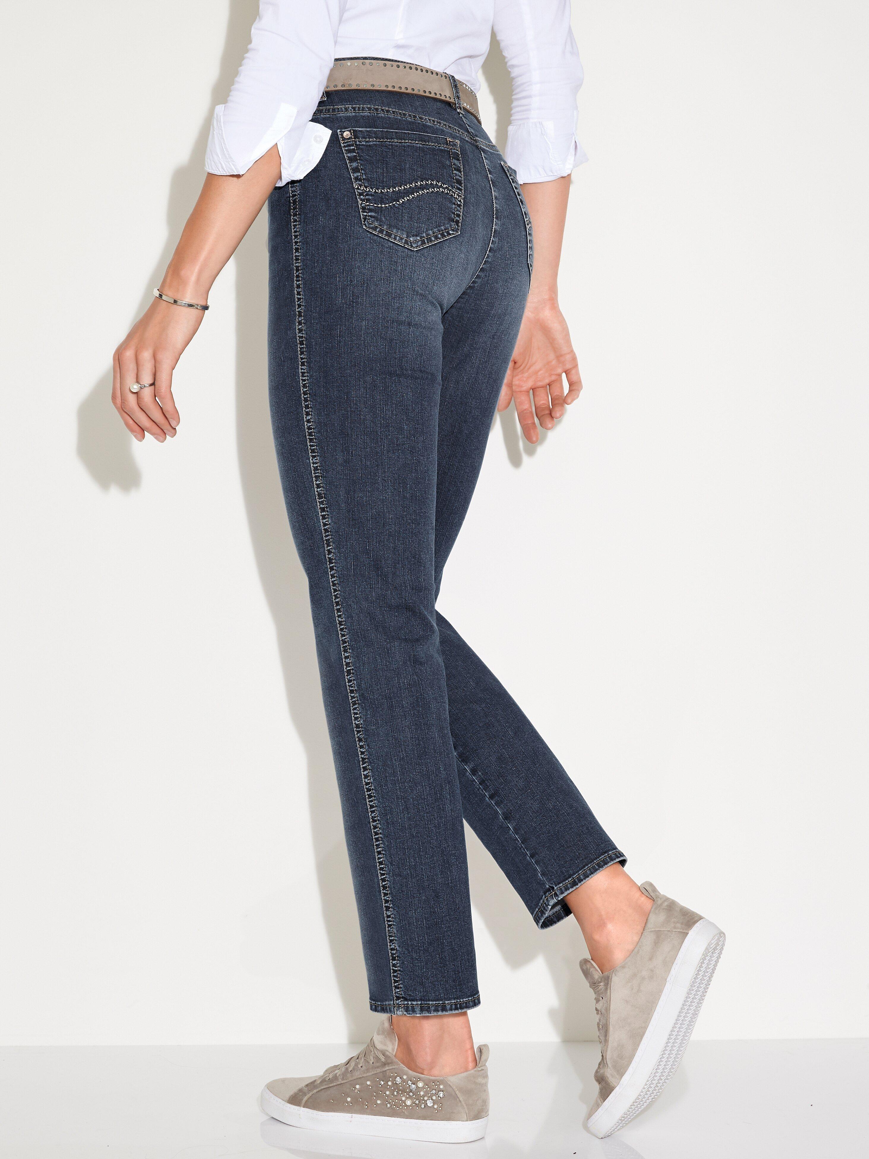 Brax Feel Good - Feminine fit jeans, model Nicola