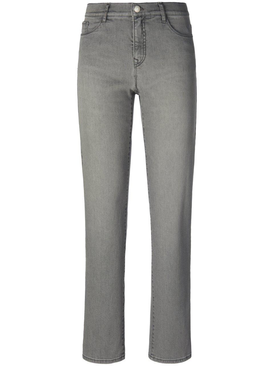 Brax Feel Good Feminine Fit-­jeans model Nicola Van  denim