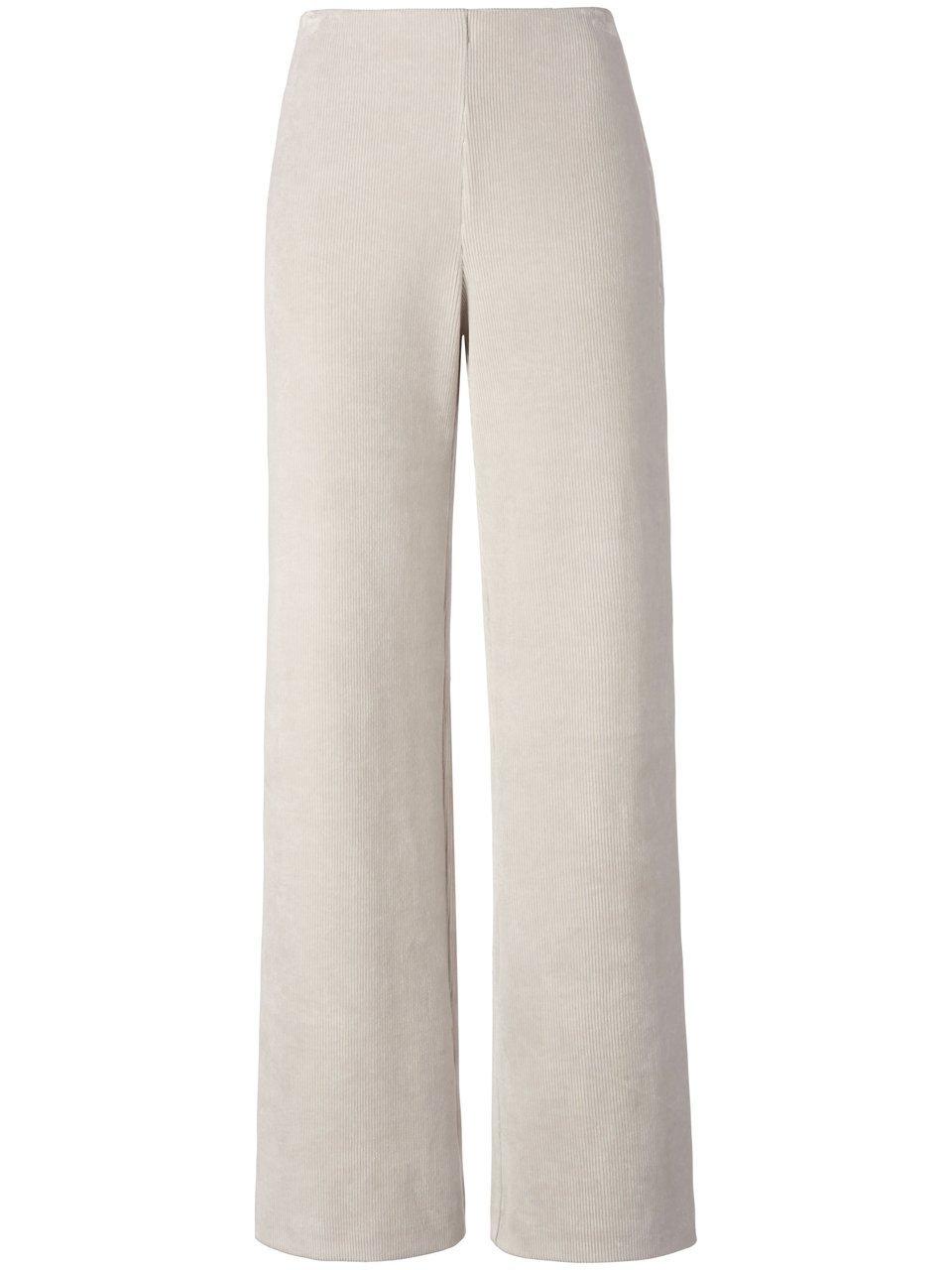 Raffaello Rossi Fijncordbroek model Elaine Long Van beige