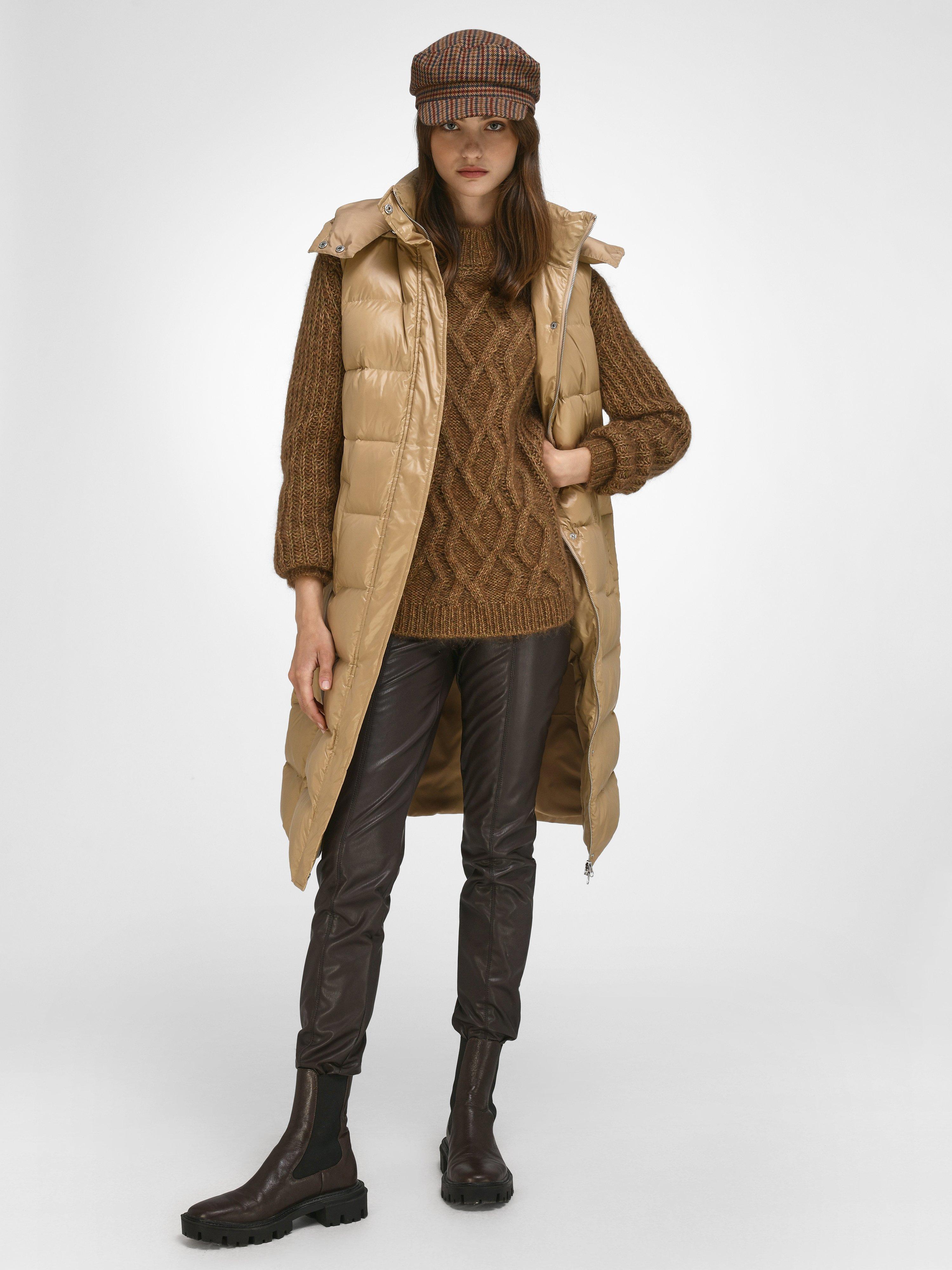 Fadenmeister Berlin - Lange donzen bodywarmer met capuchon
