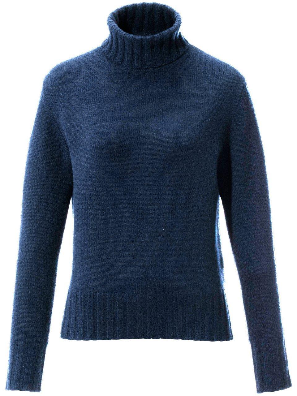 Coltrui 100% kasjmier model Bernadette Van Peter Hahn Cashmere blauw