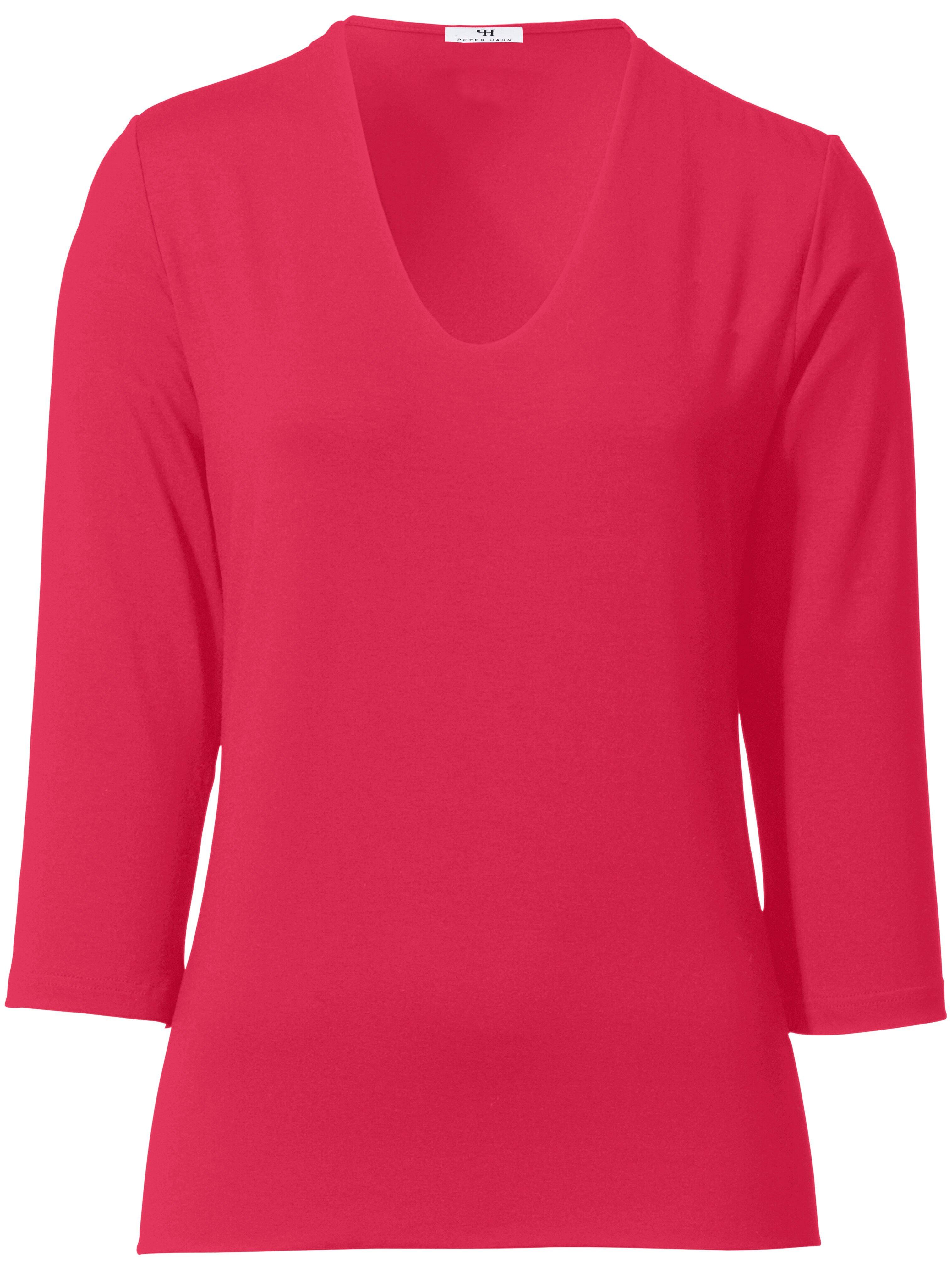 Artikel klicken und genauer betrachten! - V-Shirt von PETER HAHN mit gerundetem V-Ausschnitt und 3/4-Arm. Tolle Shirts aus einer innovativen, nach Öko-Tex-Standard 100 geprüften Viskose-Entwicklung „Viscoblend“, aus hoch gedrehten und weichen Viskose-Garnen mit Elasthan. Hohe Formstabilität sowie der weiche Softgriff sind Merkmale dieses besonders hochwertigen Materials. | im Online Shop kaufen