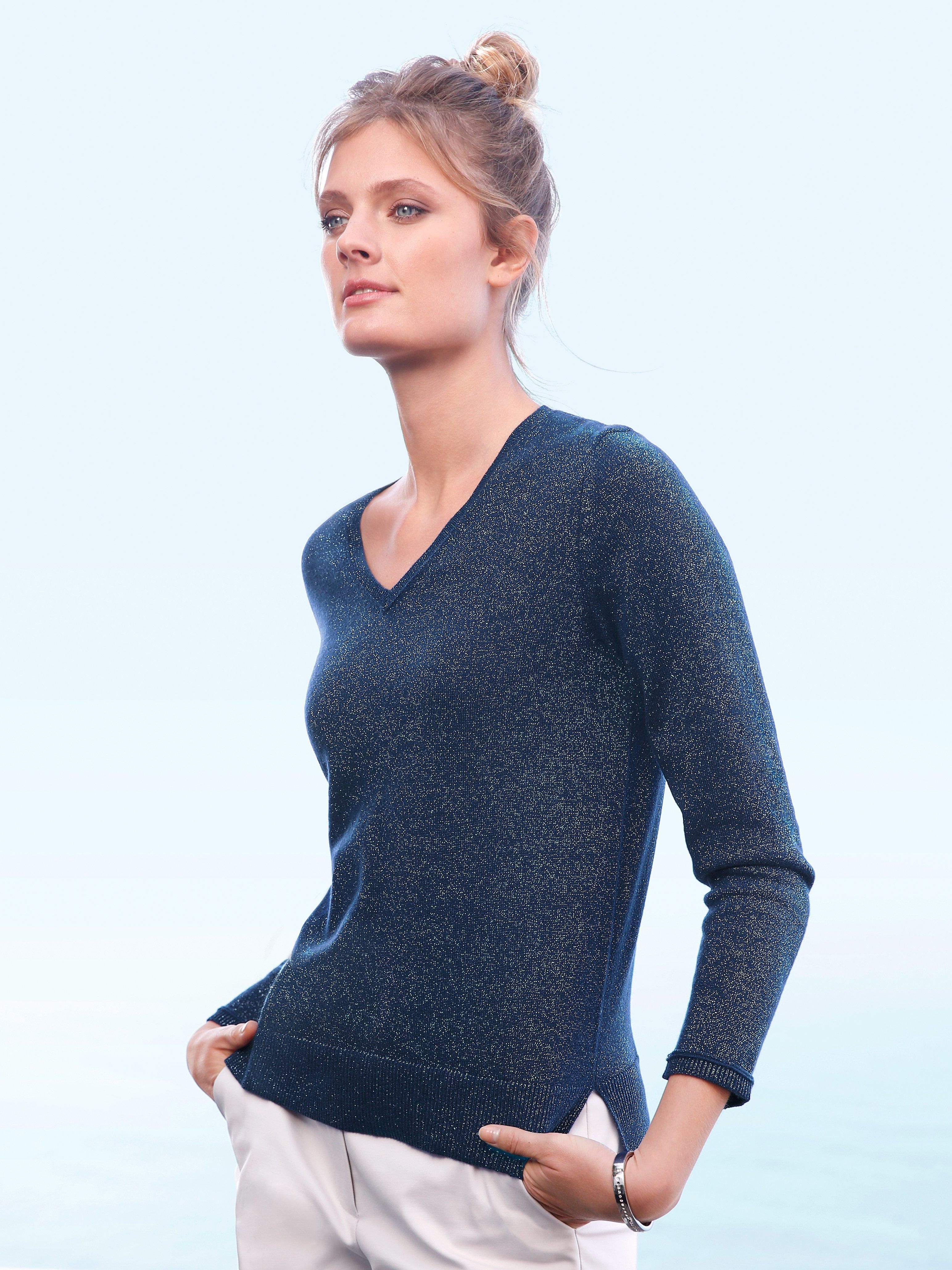 include - V-Pullover